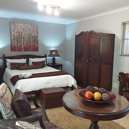 Selati 103 Guest Cottages Малелейн Екстериор снимка