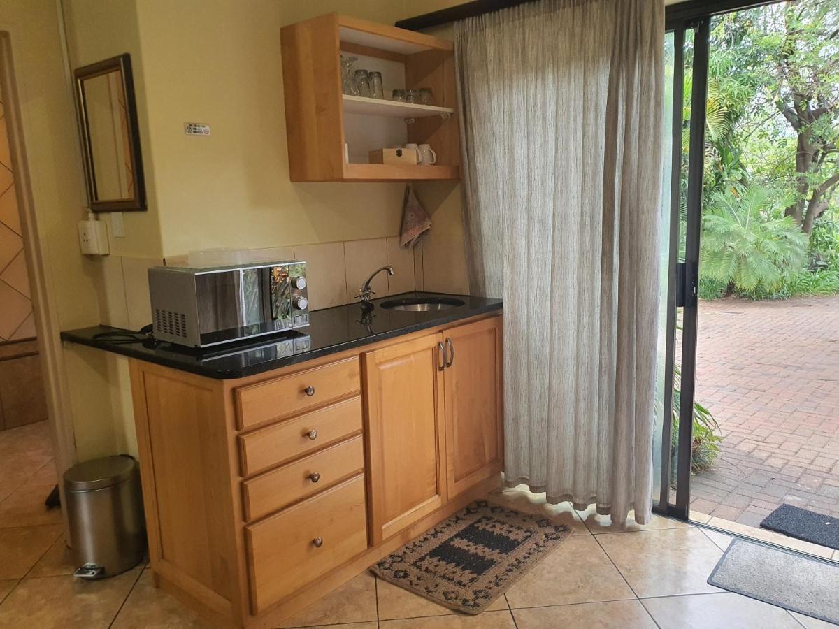 Selati 103 Guest Cottages Малелейн Екстериор снимка