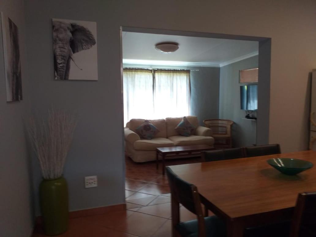 Selati 103 Guest Cottages Малелейн Екстериор снимка